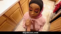 Hijab Babe Tastes a Bit of American Cock and She's Is Eager to Have It Inside Her - Hijablust