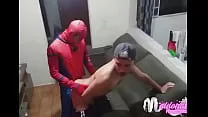 Dei gostoso depois do bloquinho de carnaval para um safadinho folião.